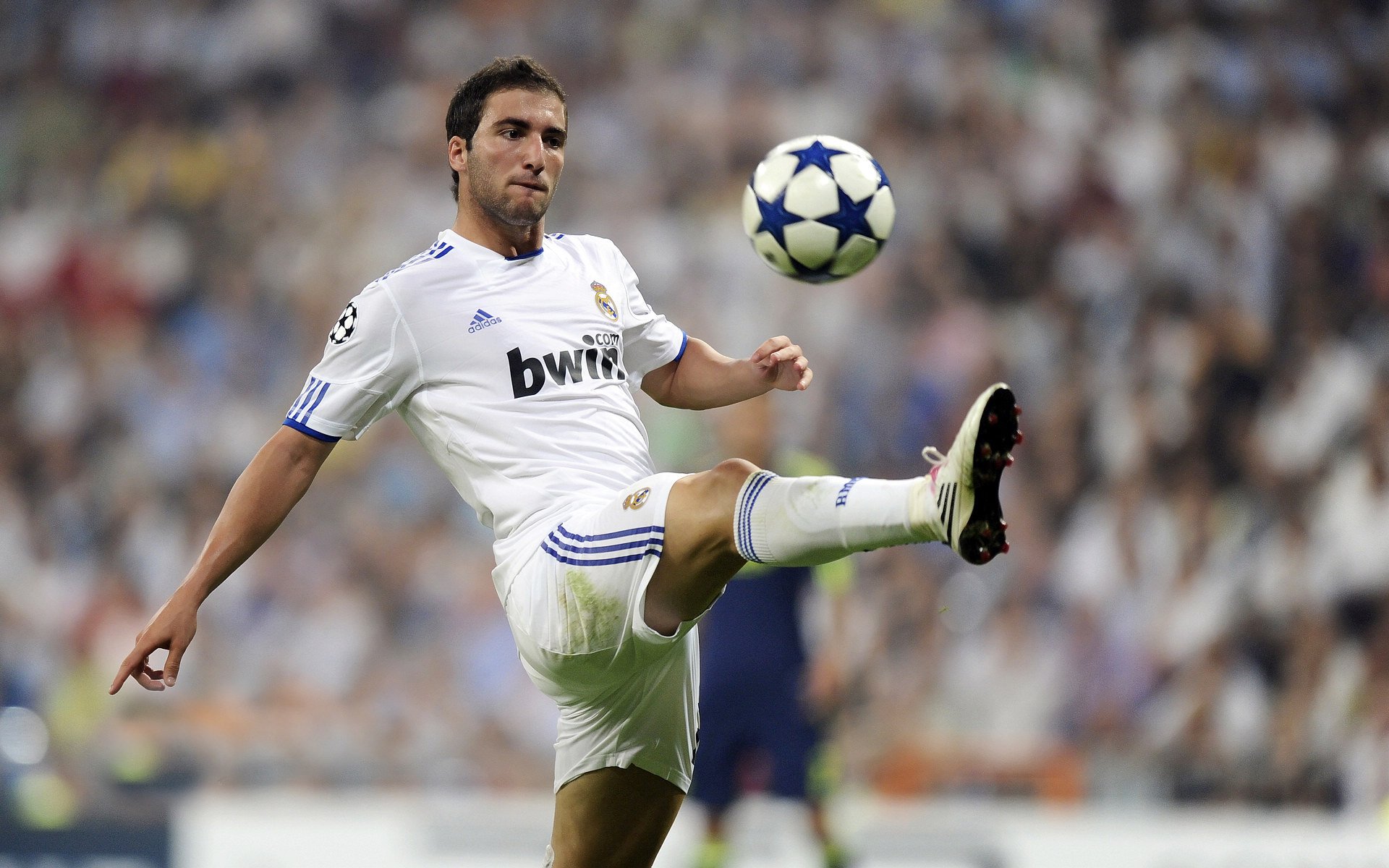 阿贾克斯势不可挡，欧冠四强突围告急！，阿贾克斯欧冠排名